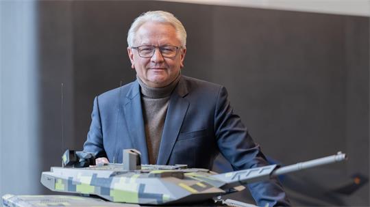 Die aktuelle Diskussion über den Wehrdienst hält der 63-jährige Papperger für richtig. (Archivbild)