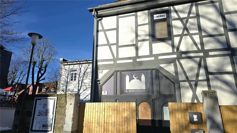 Die aktuelle El-Aksa-Moschee. Die Gemeinde hat hier inzwischen zu wenig Platz. Vor allem gibt es ein Parkplatzproblem.