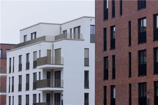 Die angekündigte Wohnbauoffensive bleibt aus, klagen Gewerkschaften und Mieterbund.