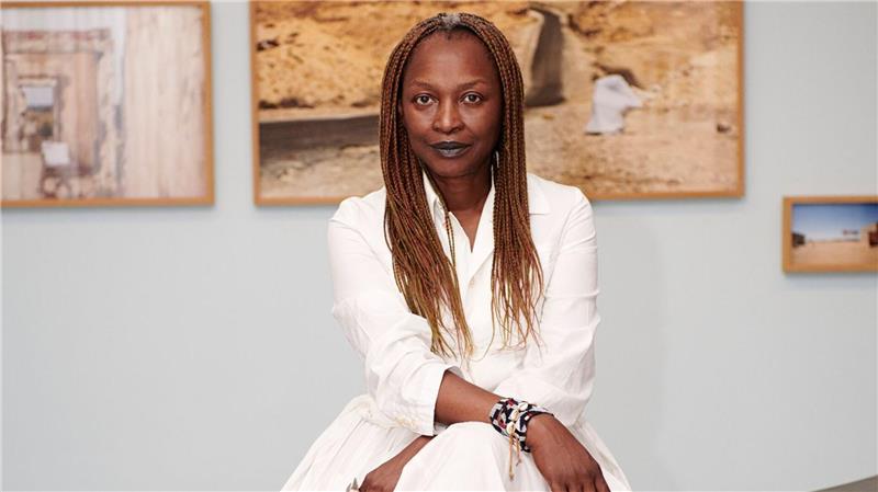 Kunstbiennale-Macherin Koyo Kouoh gestorben Die aus Kamerun stammende Künstlerin Koyo Kouoh sollte 2026 die 61. Ausgabe der Kunstbiennale in Venedig kuratieren.