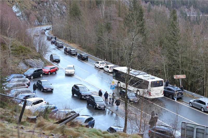 Die außergewöhnliche Lage hat viele Touristen angelockt. Foto: Neuendorf