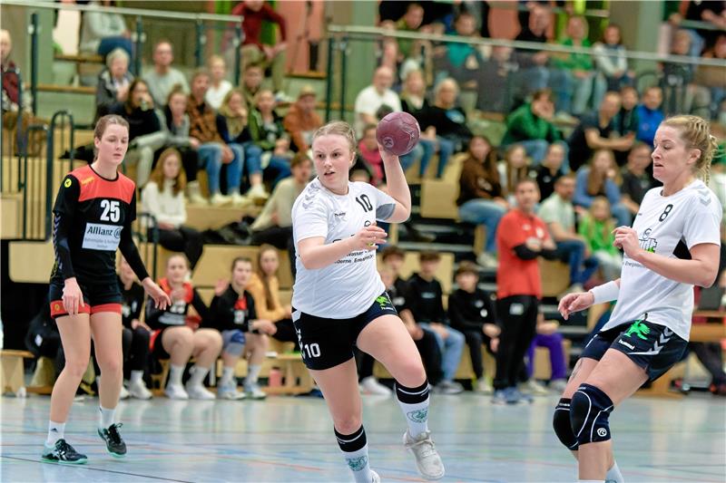 Die beiden Damen-Landesligisten, hier Laura Willke von den LiSa-Handballerinnen, hoffen wieder auf Unterstützung durch die Fans.  Foto: Drechsler