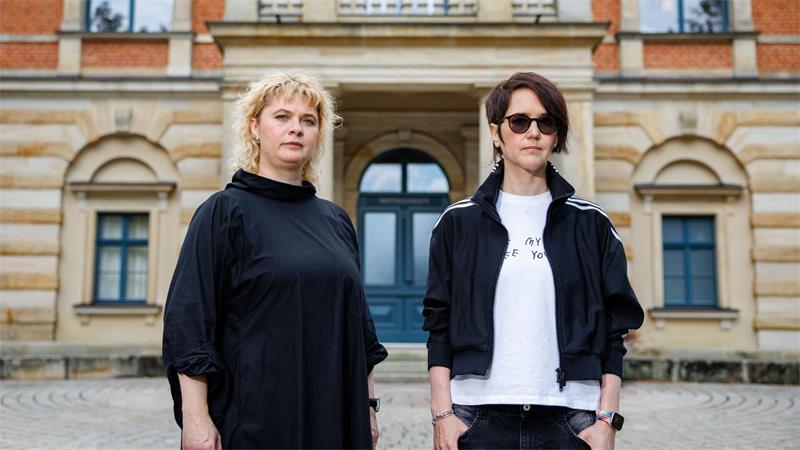 Hitlers Lieblings-Oper? Warum „Rienzi“ so speziell ist Die beiden Frauen inszenieren den ersten Bayreuther „Rienzi“.