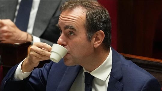 Die beiden Misstrauensanträge gegen die Regierung von Premier Lecornu sind gescheitert.