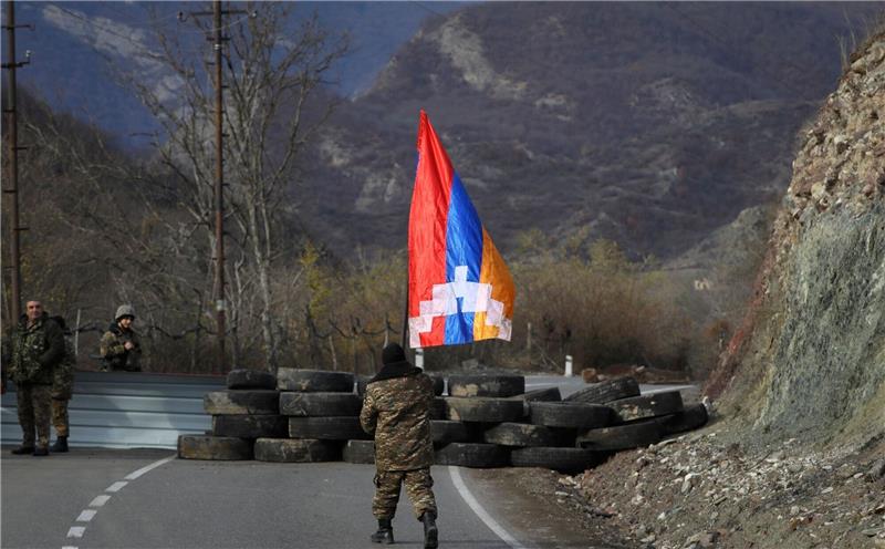 Armenien will Militärmanöver mit USA abhalten Die beiden ehemals sowjetischen Länder Armenien und Aserbaidschan kämpfen seit Jahrzehnten um die Region Berg-Karabach