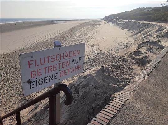 Die bisherige Sturmflutsaison hat auf einigen Nordseeinseln deutliche Schäden an den Badestränden angerichtet.