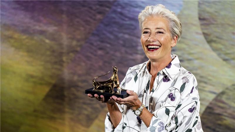 Die britische Schauspielerin Emma Thompson bei ihrer Preisverleihung - einige der glanzvollsten Minuten in der langen Geschichte des Festivals. 