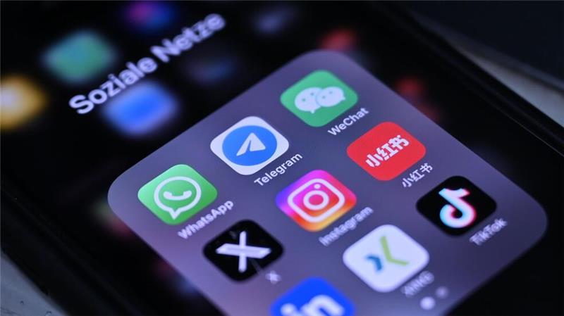 „Tiktok-Flüchtlinge“ strömen zu Alternative in China Die chinesische App Xiaohongshu („Kleines rotes Buch“) ist eine Art Instagram aus China.