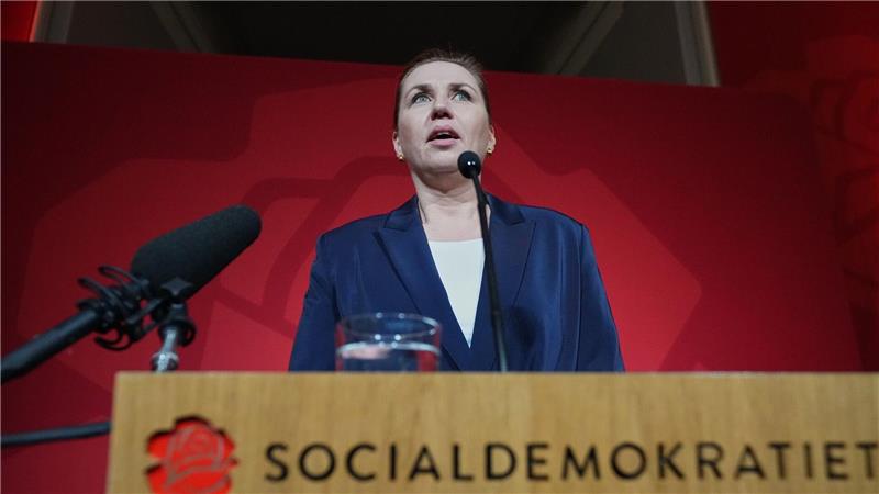 Die dänische Ministerpräsidentin Mette Frederiksen spricht nach den Parlamentswahlen im dänischen Parlament.