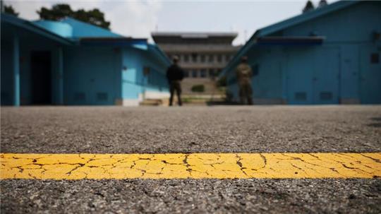 Die demilitarisierte Zone bildet bis heute die De-facto-Grenze zwischen Nord- und Südkorea.