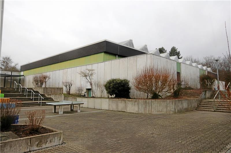 Liebenburger Sporthalle: Auch Vereine haben eine Auskunftspflicht Die derzeit gesperrte Sporthalle am Gitterweg in Liebenburg. Ein Gutachten soll darüber entscheiden, ob sie saniert oder abgerissen wird. Einen konkreten Termin für eine Nutzung gibt es nicht. Foto: Gereke