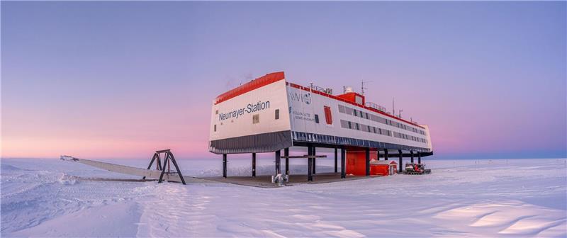 In der Antarktis gibt es Hirschbraten und veganes Gulasch Die deutsche Forschungsstation Neumayer-Station III in der Antarktis.