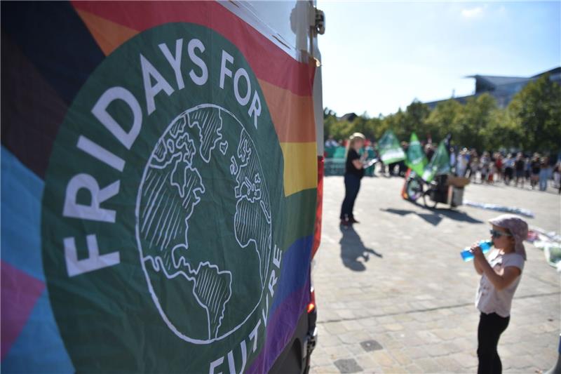 Deutsche FFF-Sektion distanziert sich von Anti-Israel-Post Die deutsche Gruppe von Fridays for Future (FFF) hat sich klar gegen israelfeindliche Äußerungen positioniert.