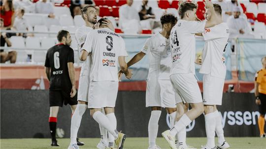 Die deutsche Nationalmannschaft um Christoph Kramer (r.) hat alle Chancen, das Achtelfinale der Kleinfeld-WM im Oman zu erreichen.