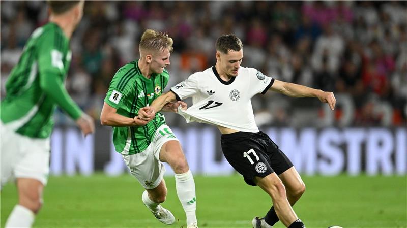 Später Doppelschlag erlöst Nagelsmann gegen Nordirland Die deutsche Nationalmannschaft um Florian Wirtz (r) kämpfte gegen Nordirland um Wiedergutmachung.
