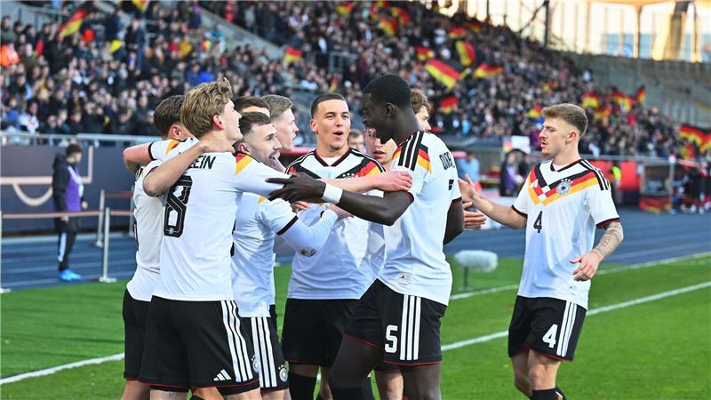 Doppelpacker Tresoldi führt U21 zum Sieg - Endspiel naht Die deutsche U21 hat Grund zur Freude.