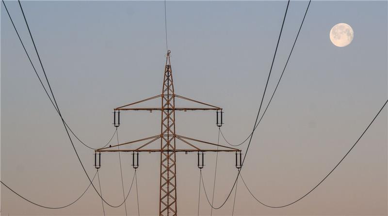 SPD und Grüne pochen auf günstigeren Industriestrom Die deutsche Wirtschaft beklagt seit geraumer Zeit, dass die vergleichsweise hohen Strompreise in der Bundesrepublik ein Standortnachteil seien.