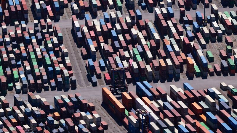 Deutsche Wirtschaft schrumpft wieder - Erholung bleibt aus Die deutsche Wirtschaft ist im zweiten Quartal leicht geschrumpft (Archivfoto)