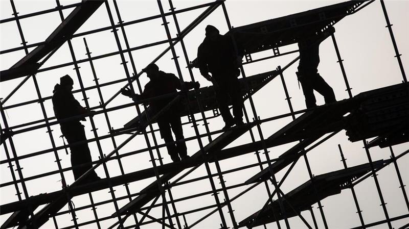 Unerwarteter Lichtblick: Deutsche Wirtschaft wächst Die deutsche Wirtschaft schwächelt - auch die Baubranche steckt in der Krise (Archivbild).