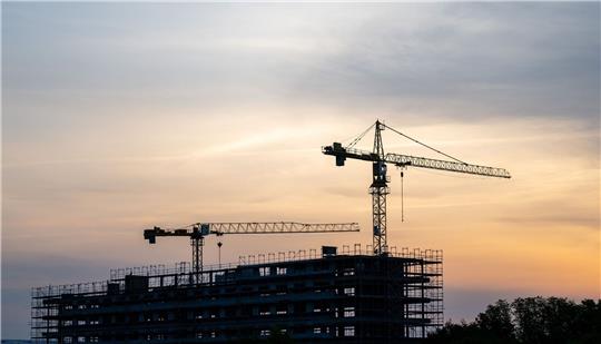Die deutsche Wirtschaftsleistung ist im ersten Quartal 2023 überraschend um 0,3 Prozent geschrumpft.