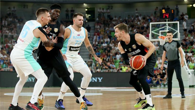 Basketballer setzen vor EM erstes Ausrufezeichen Die deutschen Basketballer haben den ersten EM-Test gewonnen.