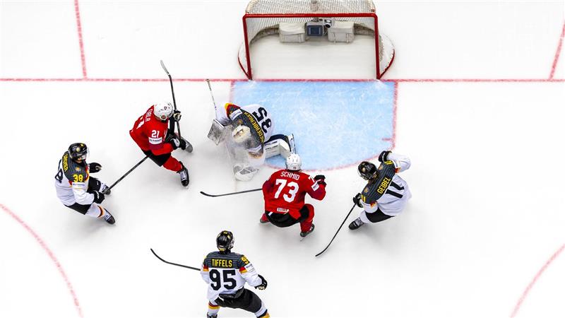 „Gewisse Schwere“: DEB-Team nach 1:5 gegen Schweizer ratlos Die deutschen Eishockey-Nationalspieler sahen beim 1:5 gegen die Schweiz vor allem im zweiten Drittel meist nur zu.