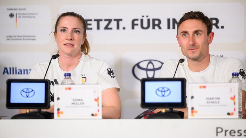 Kanutin Müller und Triathlet Schulz tragen deutsche Fahne Die deutschen Fahnenträger der Paralympics von Paris sind Edina Müller und Martin Schulz.