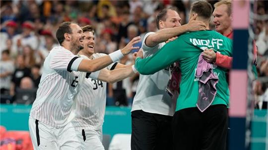Die deutschen Handballer stehen im Olympia-Finale.