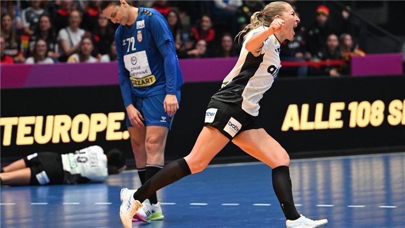 Die deutschen Handballerinnen haben das letzte WM-Vorrundenspiel gegen Serbien gewonnen.