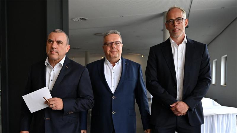 Die drei Abgeordneten Stefan Wogawa, Dirk Hoffmeister und Roberto Kobelt haben nach eigenen Angaben eine neue Partei gegründet.