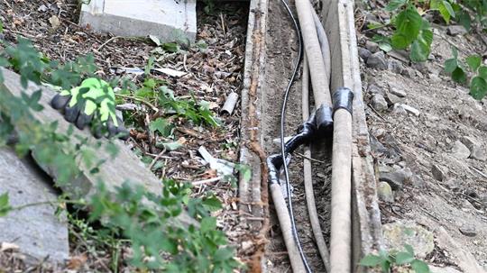 Die durchtrennten Kabel wurden am Sonntag entdeckt.