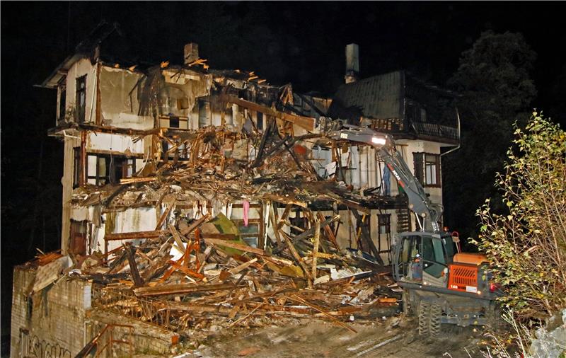 Die ehemalige Villa Helene wird wegen akuter Einsturzgefahr dem Erdboden gleichgemacht. Foto: Epping
