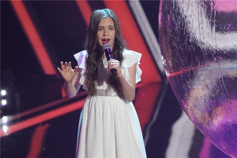 Elfjährige Georgia gewinnt «The Voice Kids»-Jubiläumsstaffel Die elfjährige Kandidatin Georgia steht im Finale auf der Bühne.