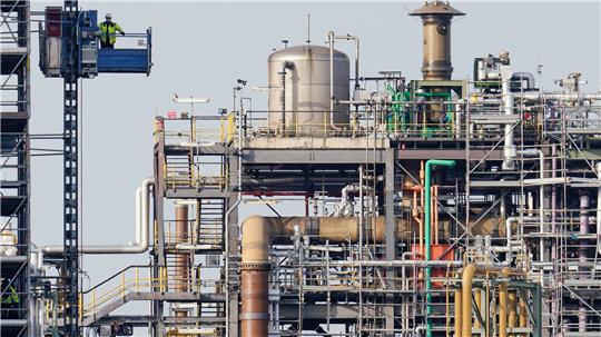Die energieintensive Chemiebranche leidet unter der schwachen Konjunktur. (Archivbild)