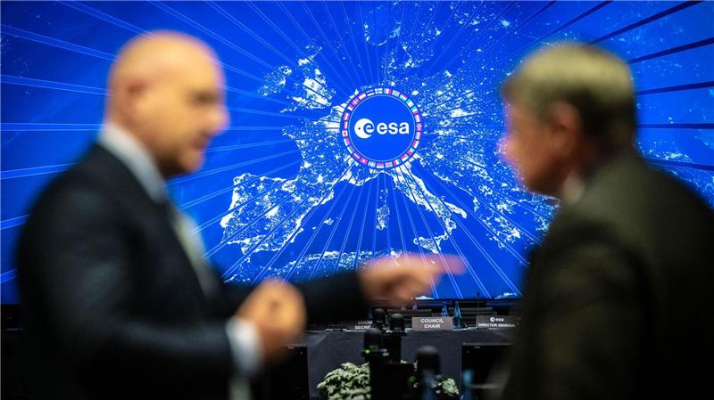 Mehr Geld, mehr Einfluss im All - Deutschlands Esa-Pläne Die europäische Raumfahrtbehörde Esa feiert in diesem Jahr ihr 50-jähriges Bestehen.