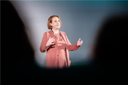 Die europaweiten Verbesserungen schützten Frauen konkret und wirksam, so Bundesfamilienministerin Lisa Paus (Grüne).