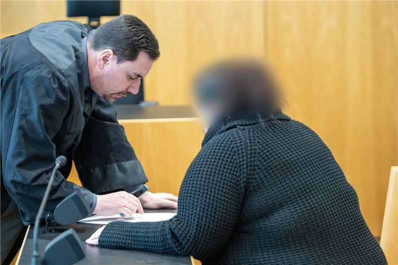 Gefängnis für falsche Krankenschwester wegen Mordversuchs Die falsche Krankenschwester musste sich wegen versuchten Mordes an einem Schwerkranken verantworten. Sie kommt ins Gefängnis.