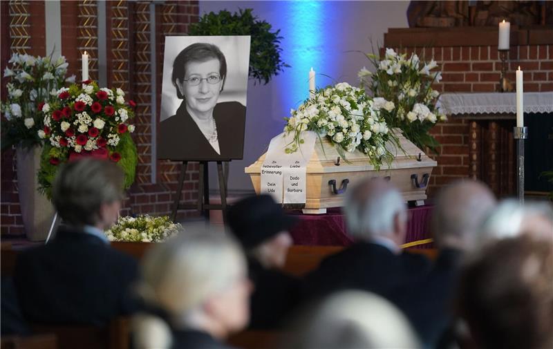 Schleswig-Holstein nimmt Abschied von Heide Simonis Die frühere schleswig-holsteinische Ministerpräsidentin Heide Simonis war am 12. Juli im Alter von 80 Jahren nach langer schwerer Krankheit gestorben.