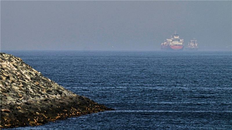 Die für die internationale Schifffahrt so wichtige Meerenge ist weiter blockiert. 