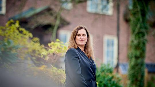 Die gebürtige Belgierin Ellen Moons tritt zum Jahreswechsel als erste Frau in der Geschichte der Königlich-Schwedischen Akademie der Wissenschaften (KVA) den Posten als Generalsekretärin an.