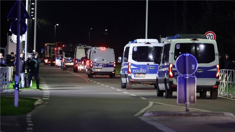 Die genaue Route des Konvois blieb offen.