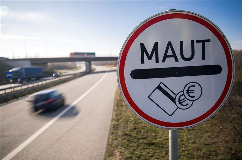 Die geplatzte Pkw-Maut kostet den Bund 243 Millionen.