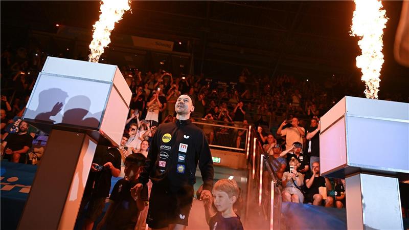 „Danke Timo!“ Bolls Karriere endet unter großem Jubel Die große Boll-Show: Deutschlands Tischtennis-Legende wird zum Abschied in Frankfurt noch einmal gefeiert.