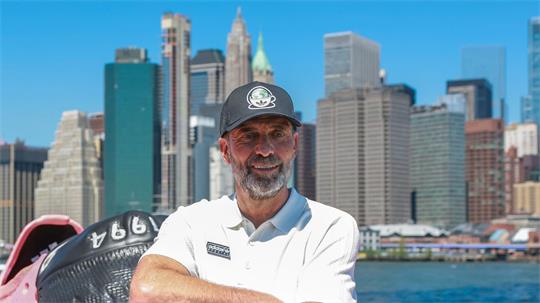 Die große Lösung: Jürgen Klopp vor der Skyline von New York. (Archivbild)