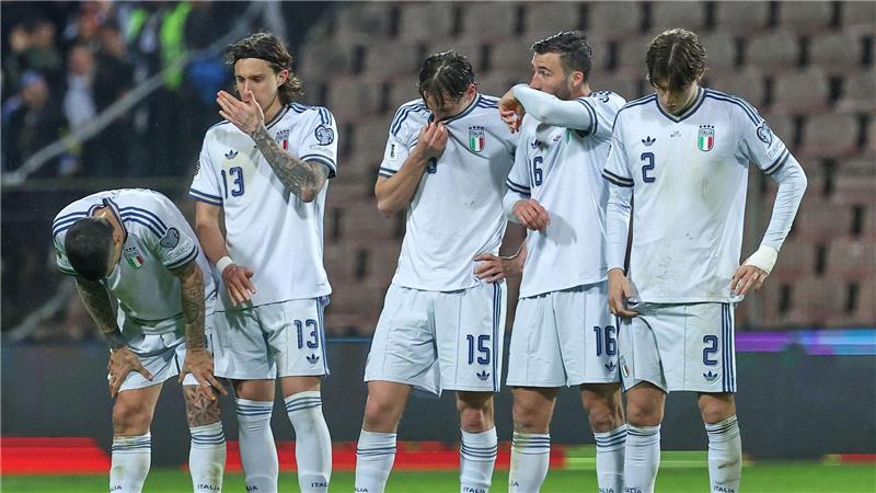 La grande tristezza - Italien trauert nach WM-Aus Die große Trauer: Gegen Bosnien-Herzegowina verpassten die Italiener die WM-Qualifikation.