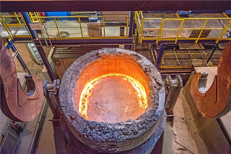 Die häufigsten Abfallmaterialien während der Metallproduktion sind Schlacken, aus denen – so der neue Forschungsansatz – künstliche Erzminerale gewonnen und für die Wiederverwendung aufbereitet werden.  Foto: TU Clausthal