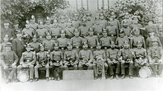 Die historische Aufnahme der Freiwilligen Feuerwehr Alt Wallmoden stammt aus dem Gründungsjahr 1894.
