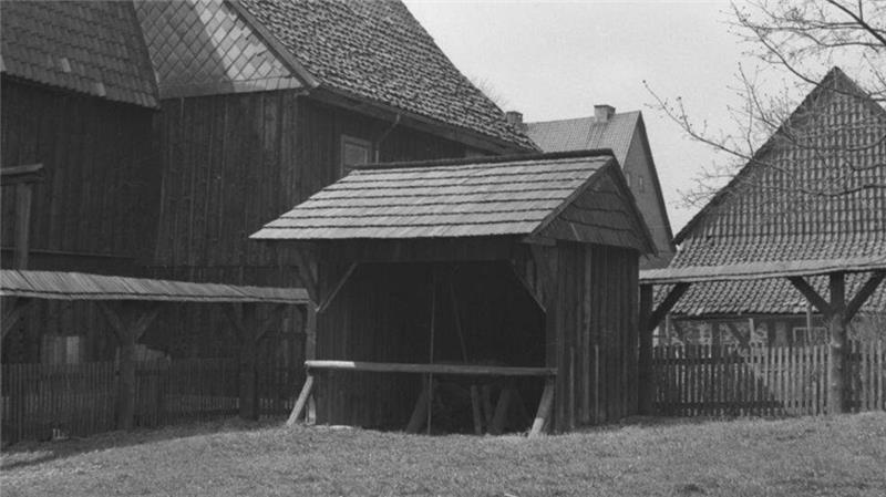 Die historische Aufnahme von etwa 1940 dient als Vorlage bei der Renovierung.