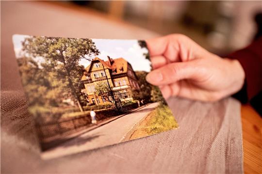 Die historische Postkarte zeigt die Kinderheilanstalt «Waldhaus» in Bad Salzdetfurth.