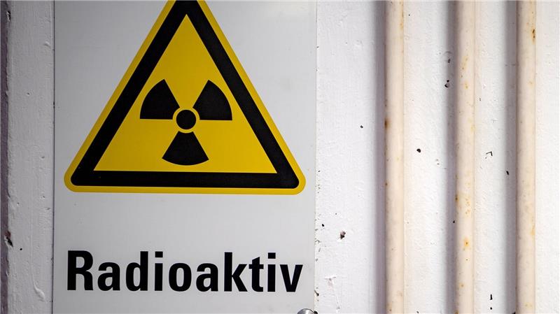 Bericht: Kaum Strahlung am Zwischenlager in Gorleben Die hoch radioaktiven Castor-Behältern im Zwischenlager Gorleben geben nach Angaben der Gesellschaft für Zwischenlagerung nur minimale Strahlung ab.